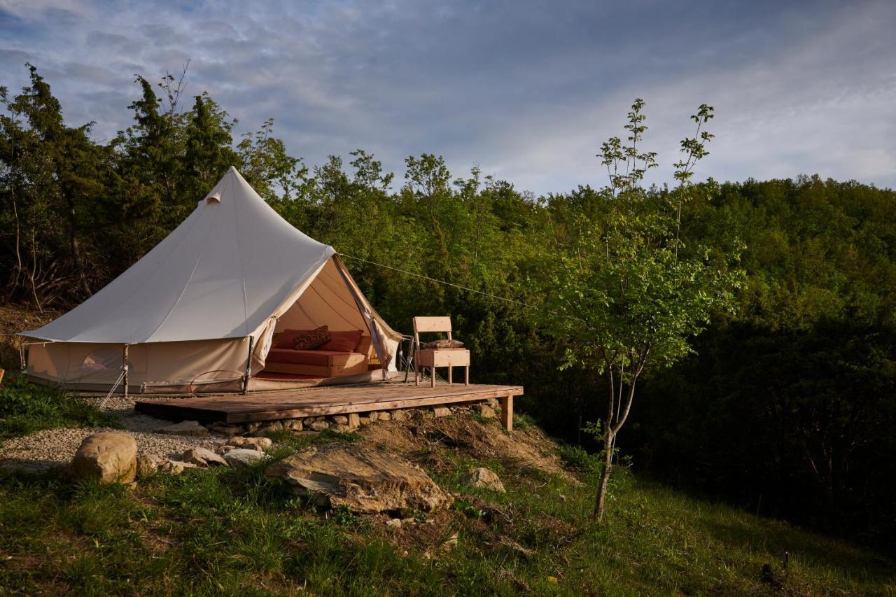 Agricola Ombra - Tents In Nature 호텔 라이아티코 외부 사진
